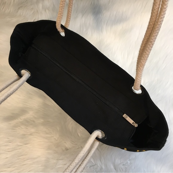 Robin Ruth | Boston Canvas Tote Bag - Picture 7 of 8